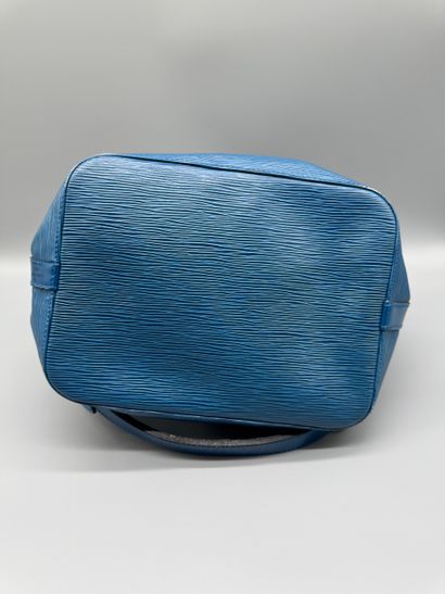 LOUIS VUITTON Sac Petit Noé
Sac seau Petit...