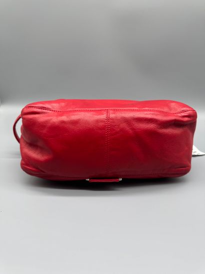 FENDI – Sac Baguette
Sac Baguette en cuir,...