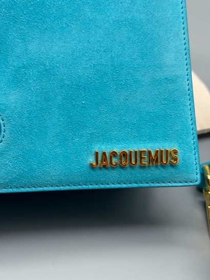 JACQUEMUS Sac Le Grand Bambino
Sac à rabat...