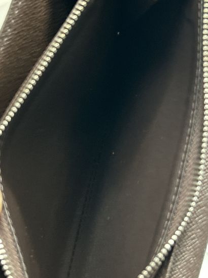 LOUIS VUITTON Portefeuille Sarah
Portefeuille...