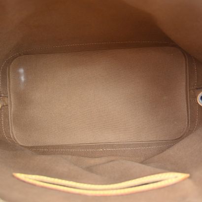 LOUIS VUITTON – Sac Alma PM
Sac Alma format...