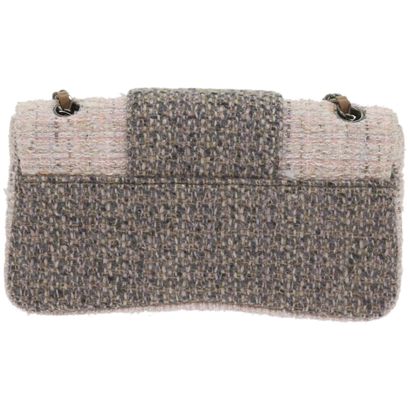 CHANEL – Sac CC Flap Satchel en tweed
Sac...