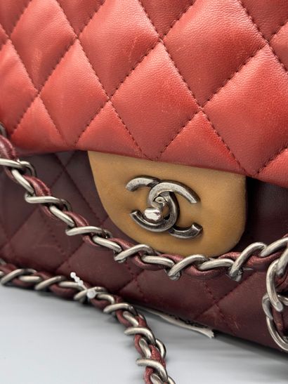 CHANEL – Sac Paris-Edinburgh, moyen modèle
Sac...