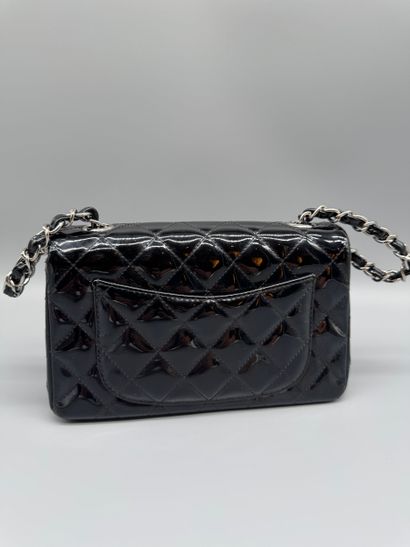 CHANEL Sac Classic Single Flap Mini
Sac à...