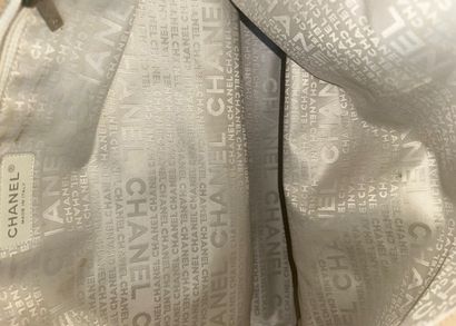 CHANEL – Cabas Vintage N°5
Grand sac cabas...