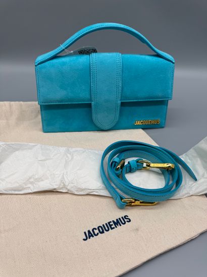 JACQUEMUS Sac Le Grand Bambino
Sac à rabat...