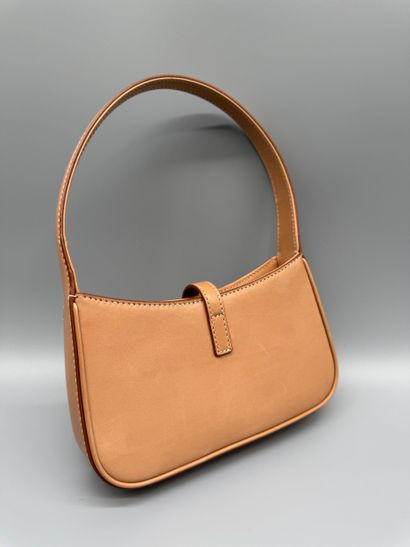 SAINT LAURENT – Sac Le 5 à 7 Hobo Mini
Sac...