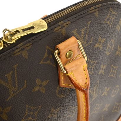 LOUIS VUITTON – Sac Alma MM
Sac Alma format...