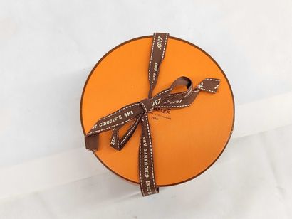 HERMÈS – Écharpe « Paperoles »
Écharpe en...