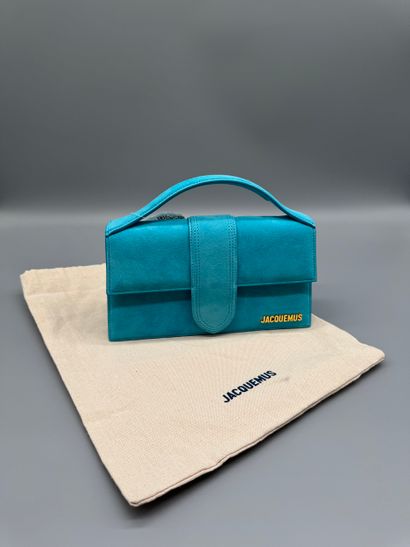 JACQUEMUS Sac Le Grand Bambino
Sac à rabat...
