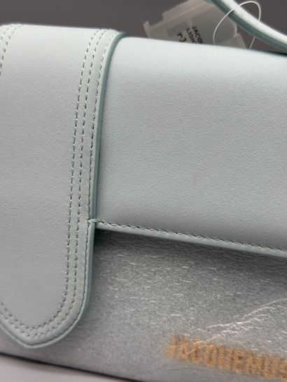 JACQUEMUS – Sac Le Bambinou grand modèle
Sac...