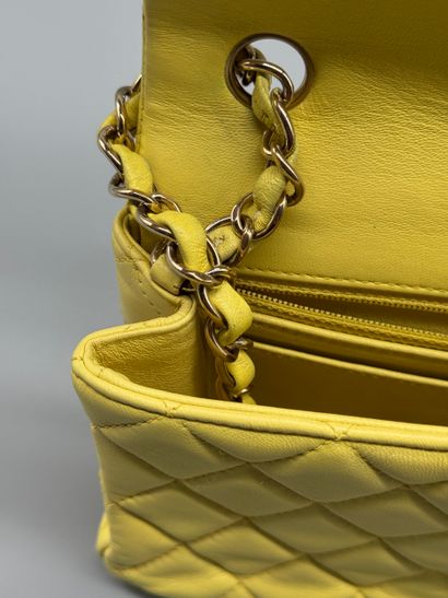 CHANEL – Sac Classic Single Flap Mini
Sac...