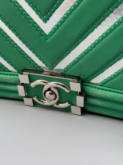 CHANEL – Sac Boy Old Medium
Sac Boy à rabat...