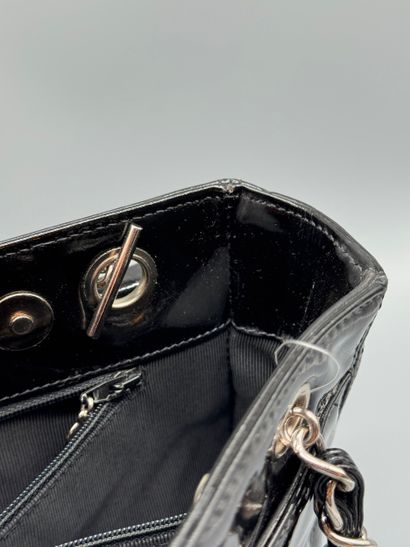 CHANEL Sac French Riviera Tote
Sac cabas...