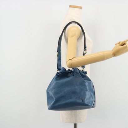 LOUIS VUITTON Sac Petit Noé
Sac seau Petit...