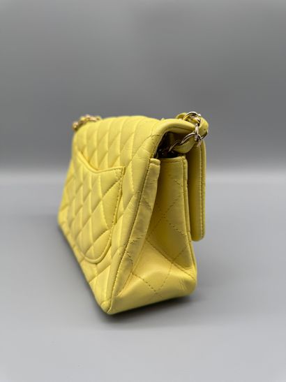 CHANEL – Sac Classic Single Flap Mini
Sac...