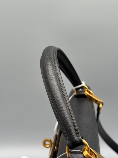 HERMÈS – Sac Kelly 32
Sac Kelly format 32...