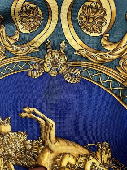 HERMÈS – Carré 90
Carré en soie imprimée...