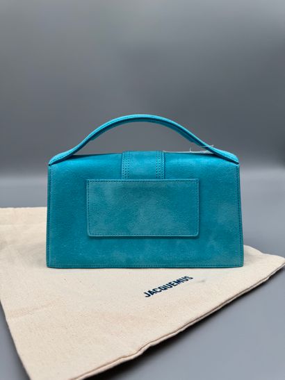 JACQUEMUS Sac Le Grand Bambino
Sac à rabat...