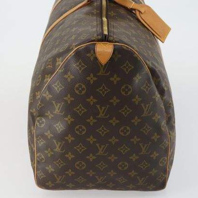 LOUIS VUITTON – Sac Keepall 60
Sac de voyage...