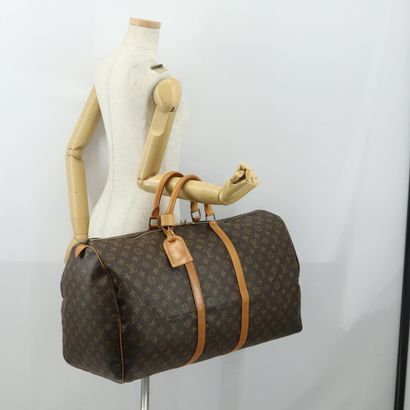 LOUIS VUITTON – Sac Keepall 60
Sac de voyage...
