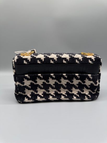 CHRISTIAN DIOR – Sac Caro à rabat
Sac Caro...