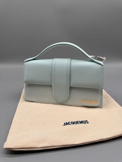 JACQUEMUS Sac Le Bambinou
Sac à rabat Le...