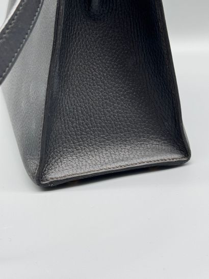 HERMÈS – Sac Kelly 32
Sac Kelly format 32...