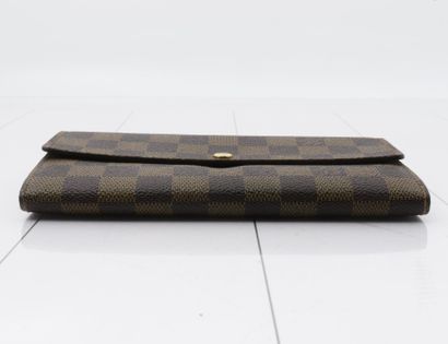 LOUIS VUITTON Portefeuille Sarah
Portefeuille...