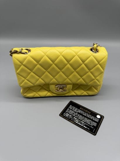 CHANEL – Sac Classic Single Flap Mini
Sac...