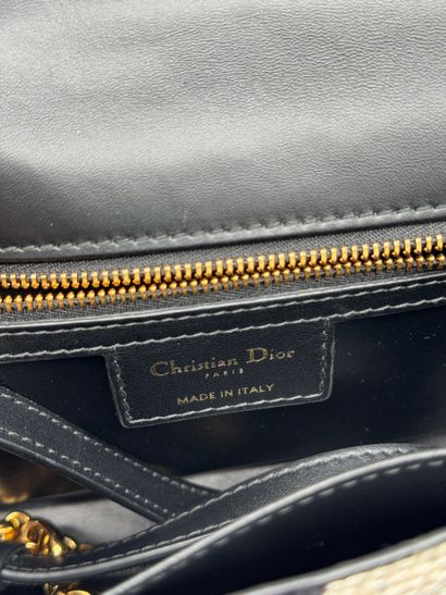 CHRISTIAN DIOR – Sac Caro à rabat
Sac Caro...