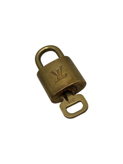 LOUIS VUITTON Cadenas et clé
Cadenas Louis...