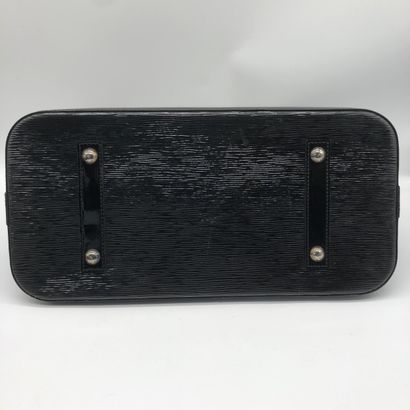 LOUIS VUITTON Sac Alma MM
Sac Alma format...