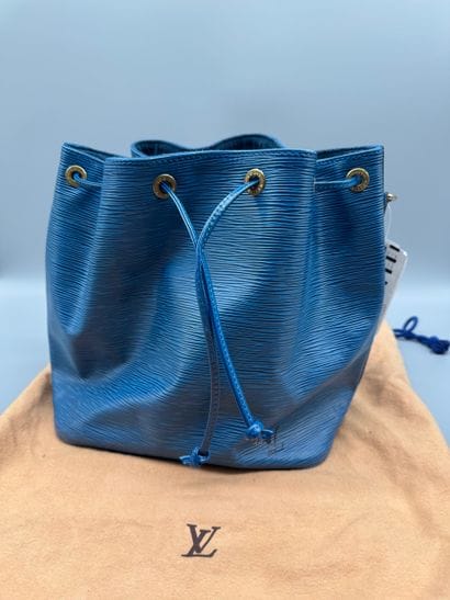 LOUIS VUITTON Sac Petit Noé
Sac seau Petit...
