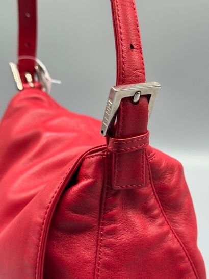 FENDI – Sac Baguette
Sac Baguette en cuir,...