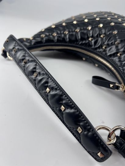 VALENTINO GARAVANI – Sac Rockstud Spike Zip...