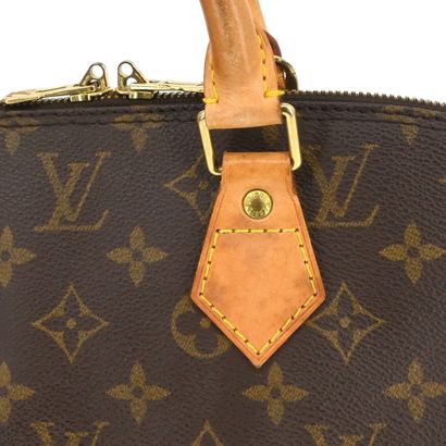 LOUIS VUITTON – Sac Alma MM
Sac Alma format...