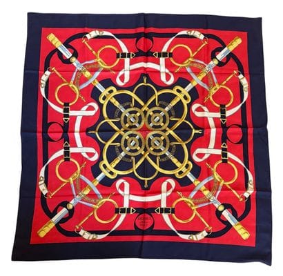 HERMÈS – Carré 90
Carré en soie imprimée...