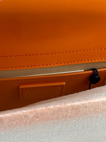 JACQUEMUS Sac Le Grand Bambino
Sac à rabat...