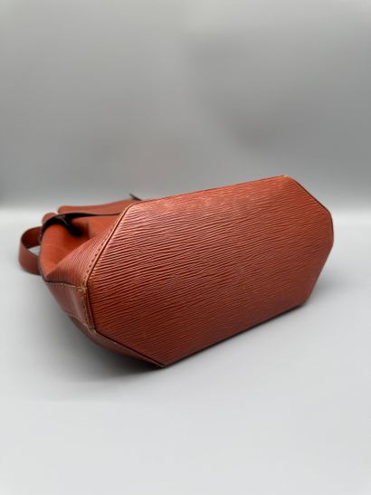 LOUIS VUITTON – Sac d'Épaule GM vintage
Grand...