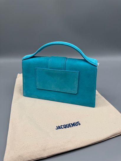 JACQUEMUS Sac Le Grand Bambino
Sac à rabat...