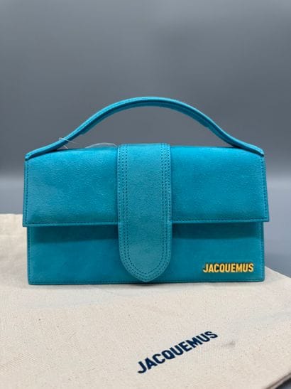 JACQUEMUS Sac Le Grand Bambino
Sac à rabat...
