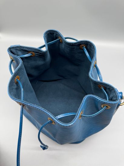 LOUIS VUITTON Sac Petit Noé
Sac seau Petit...