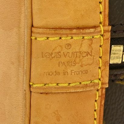 LOUIS VUITTON – Sac Alma PM
Sac Alma format...