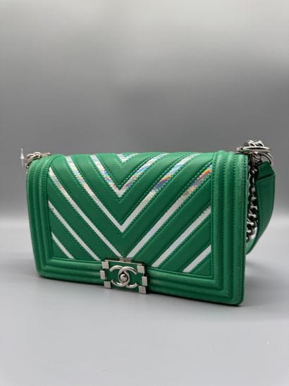 CHANEL – Sac Boy Old Medium
Sac Boy à rabat...