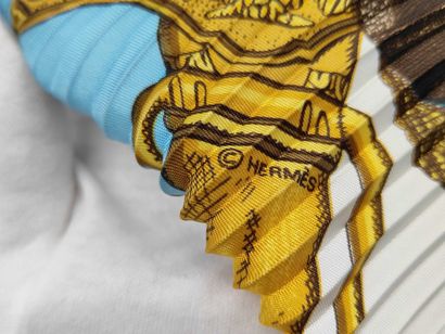 HERMÈS – Écharpe « Paperoles »
Écharpe en...