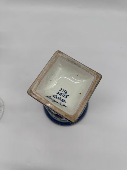 Set of decorative vases and glassware
Includes:
-...