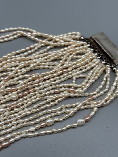 DRAPED NECKLACE MADE OF FRESHWATER CULTURED...