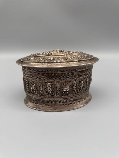 BURMA (MYANMAR) SILVER BETEL BOX circa 1890–1910
Oval...