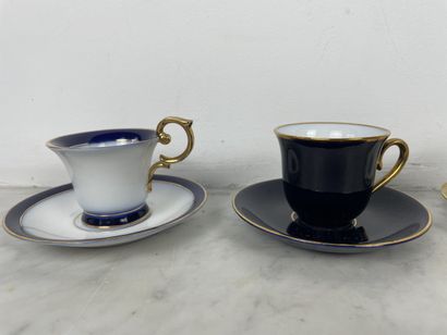 Ensemble de six tasses et sous-tasses en...
